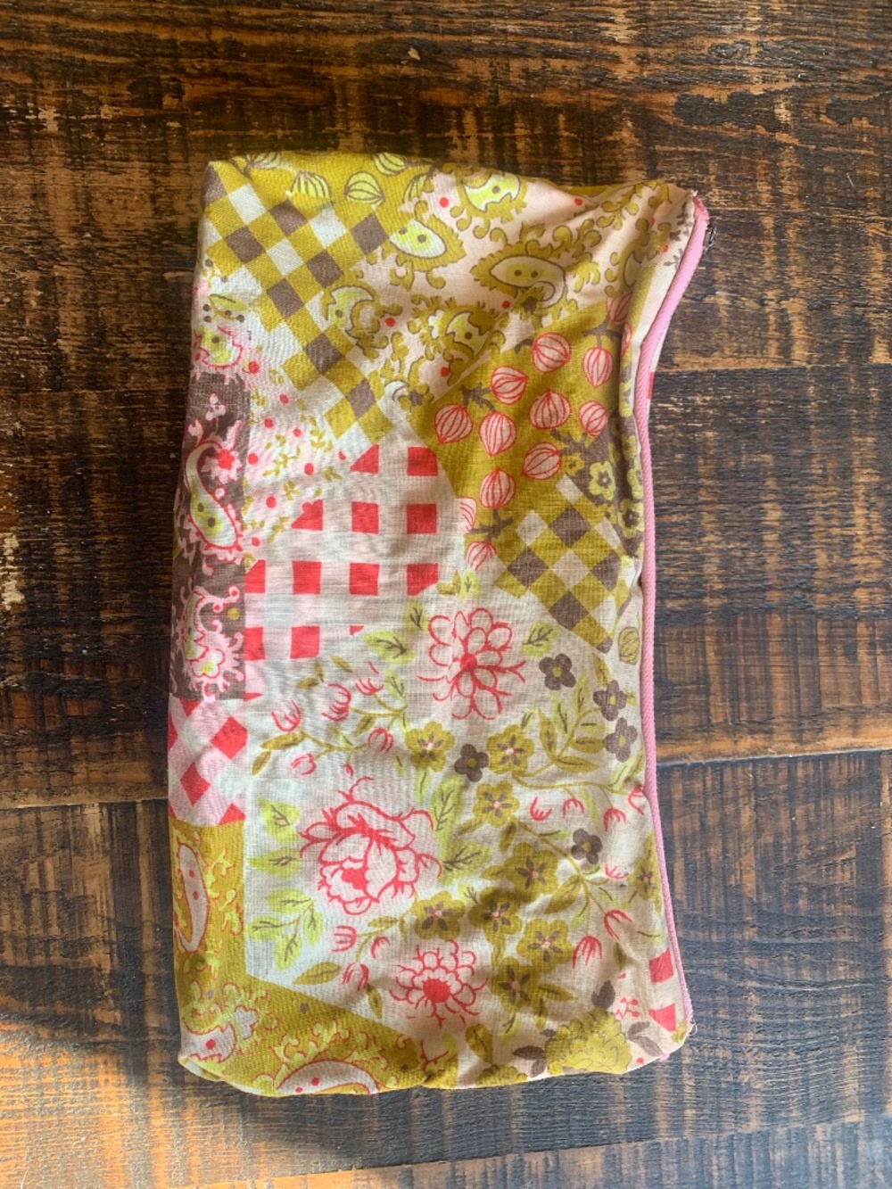 Vintage 1970s Patchwork Floral Makeup Bag Pink Zipper